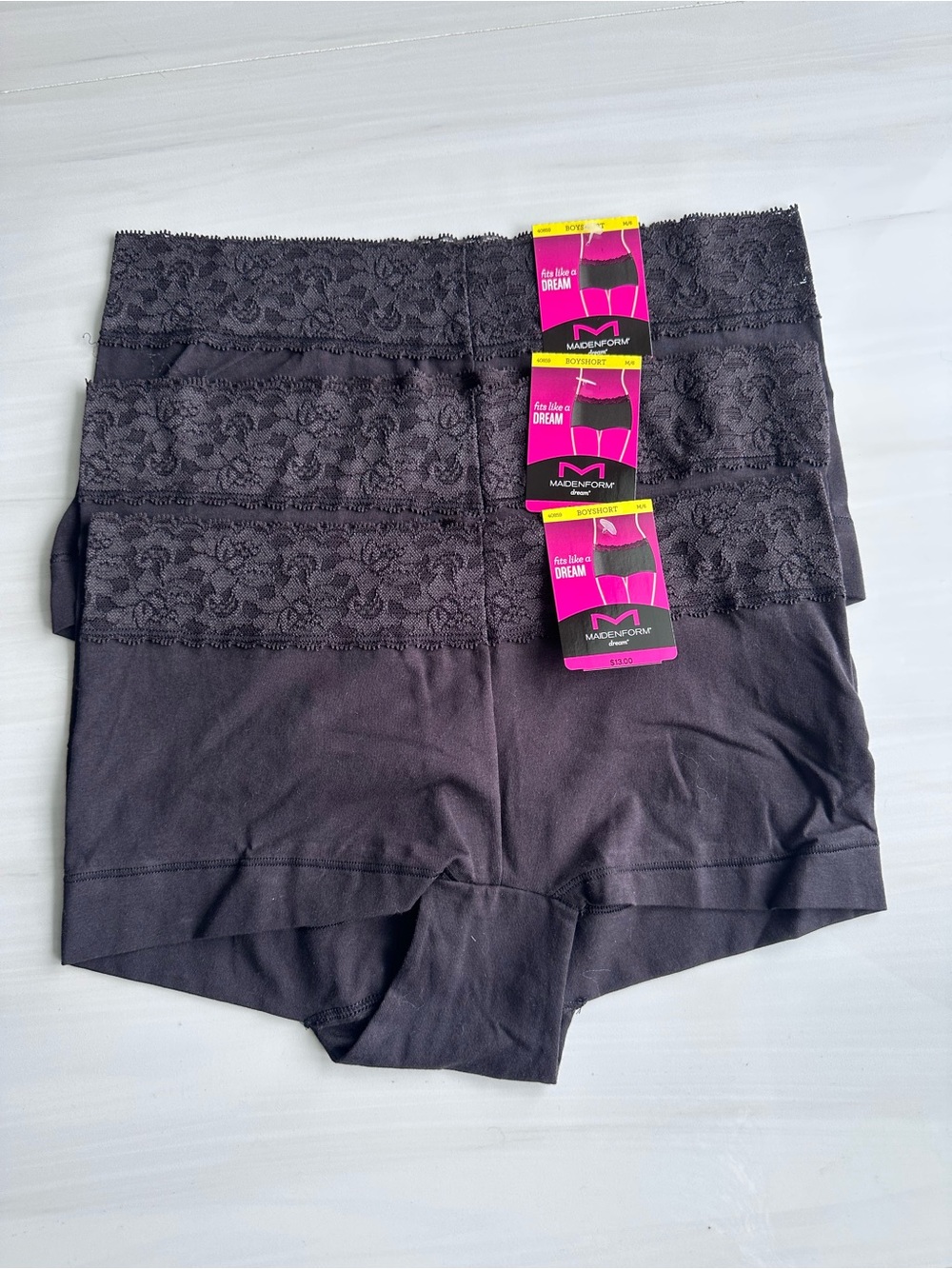 NWT 3 Pack Maidenform Dream Boyshort Panties. Stretch cotton, lace black 6/M